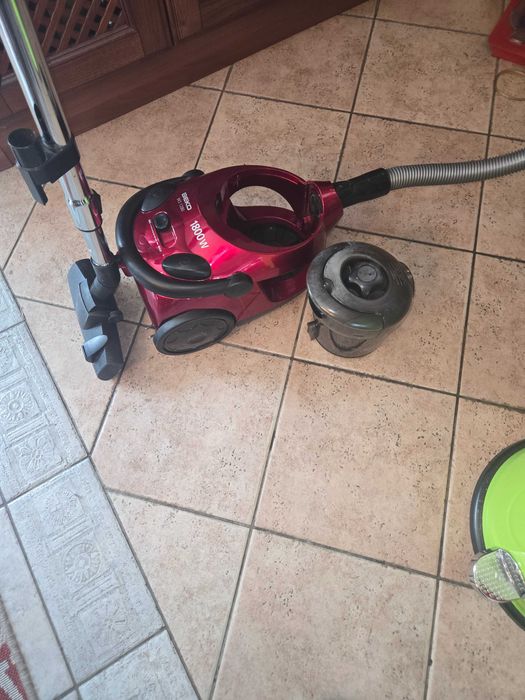 Прахосмукачка Beko BKS 1280  1800w