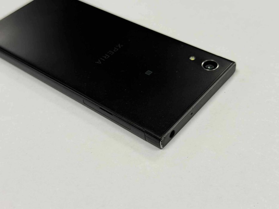 Продавам Sony Xperia XA1