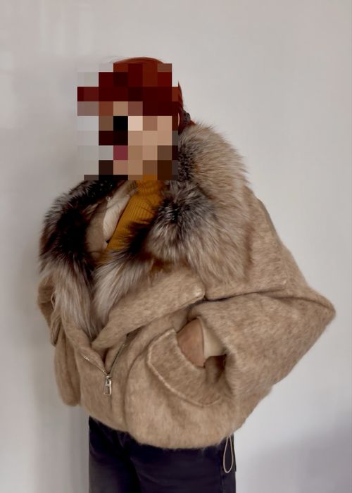 Bomber superb,lana 100%,dublat de geaca cu puf de gasca,guler raton