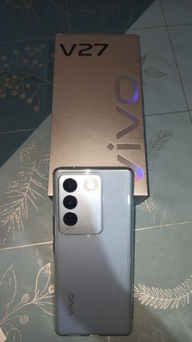 Vivo v27 12/256 5G смартфон