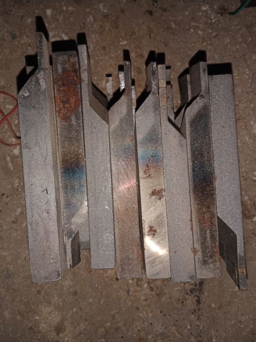 Продам резцы токарные