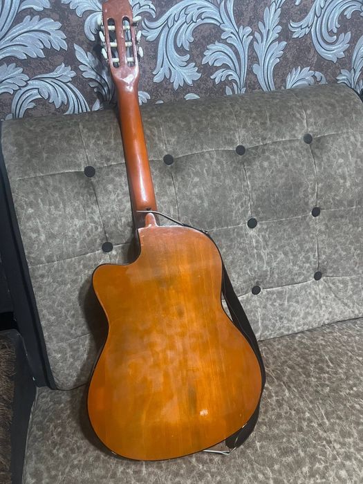 Гитара акустическая