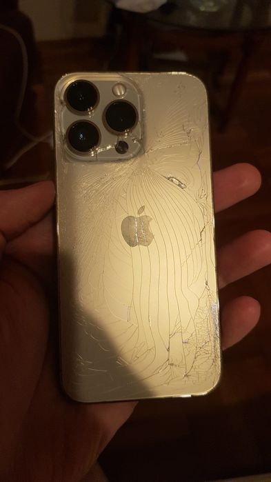 IPHON 13 PRO Impecabil spate fisurat