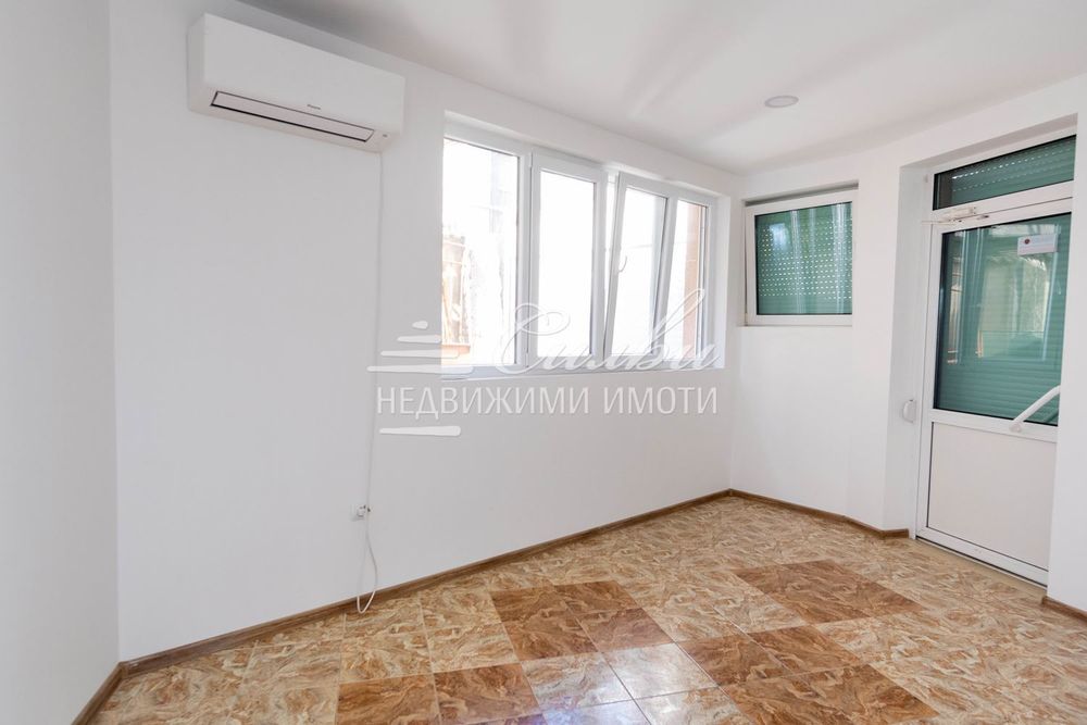Продава се Етаж от къща в Шумен, Център - 153 кв.м за 1000 €/кв.м - Снимка #12