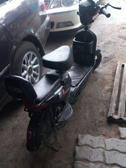 Электро скутер на ходу