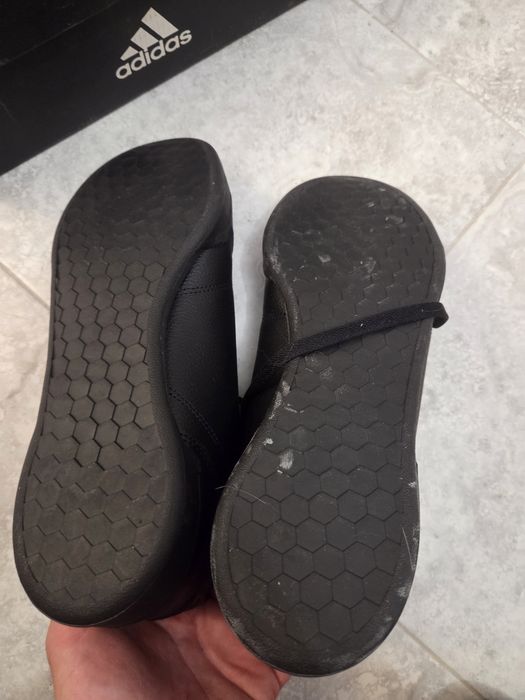 Маратонки Adidas 43 номер.