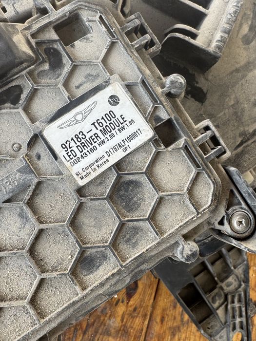 GENESIS 80,фарасы сол жак бети,оргинал