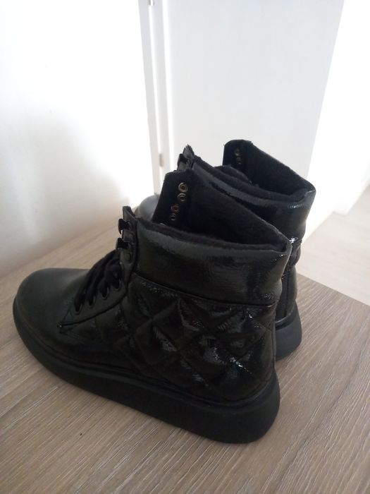 Ghete marime 37 negre