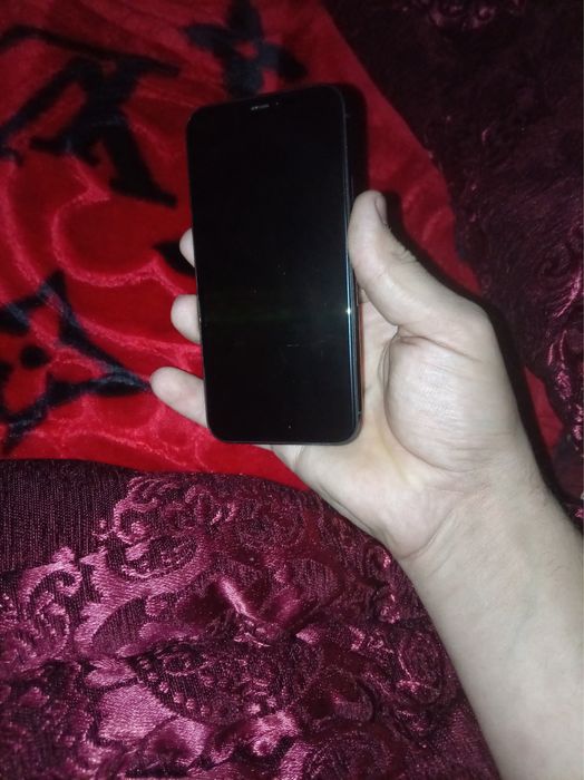 Iphone 11 pro idealniy obmenam bo galishamz