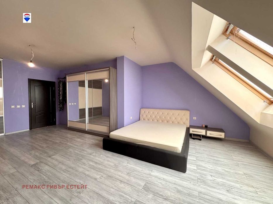 Дава се под наем Тристаен апартамент в Русе, Център - 118 кв.м за 612 € - Снимка #11