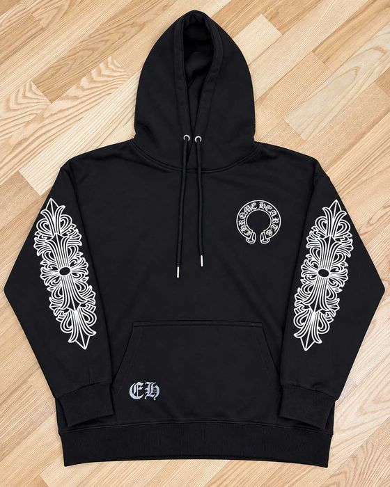 Hanorac Chrome Hearts negru cu glugă, imprimeuri albe pe mâneci și spate, mărimea M