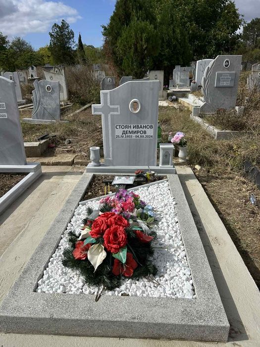 Изработка на надгробни паметници от мрамор и гранит реставрация монтаж