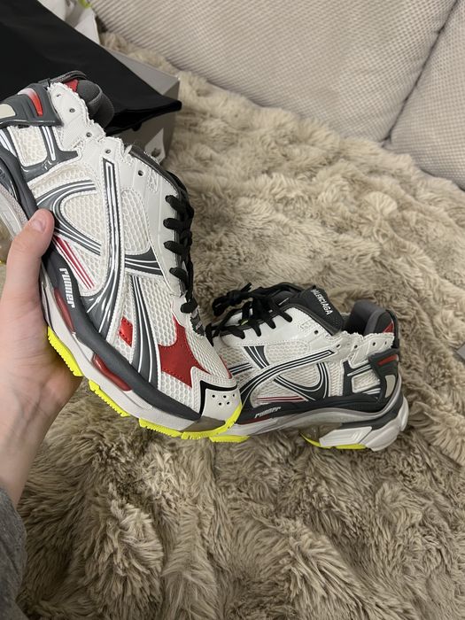 Balenciaga runner