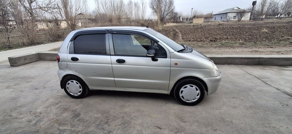 Ozgina uyo buyogʻida ishi bor