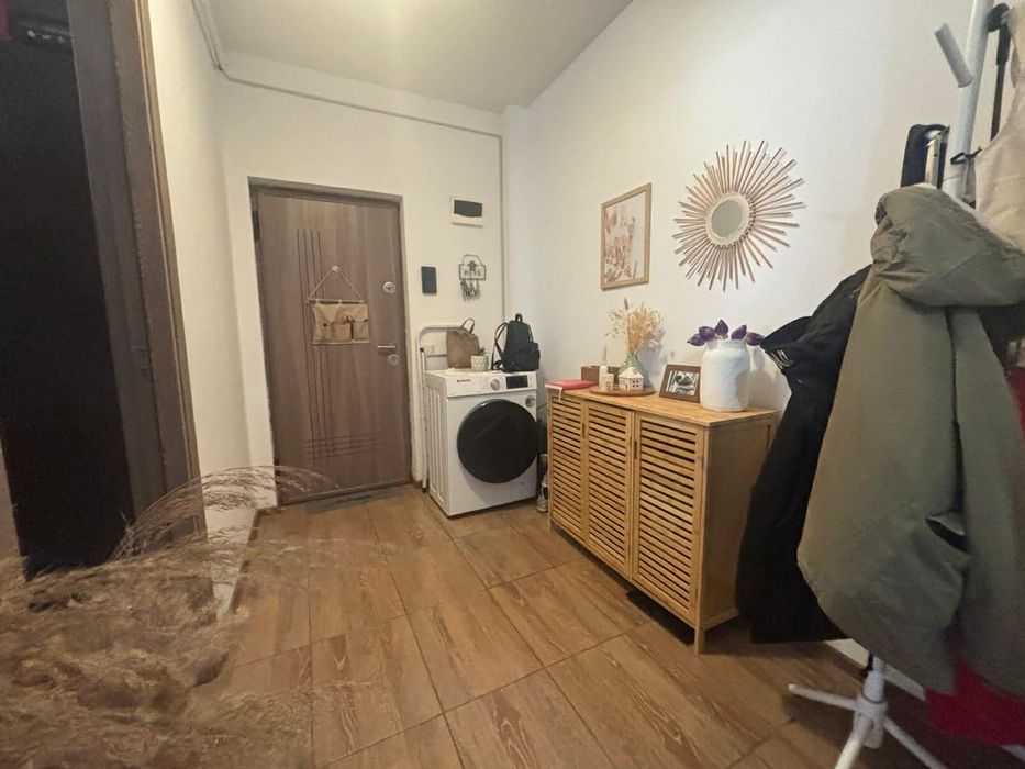 Pret euro Apartament 3 camere 57mp,intermediar  , balcon,parcare, boxa