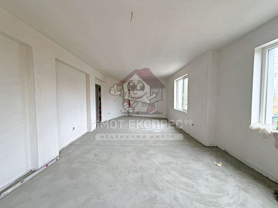 Продава се Тристаен апартамент в Асеновград - 101 кв.м за 859 €/кв.м - Снимка #2