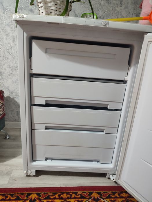 Продам морозильную камеру