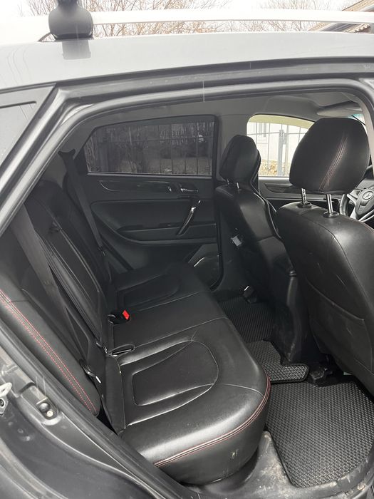 Продам  jac s5 в отличном состояний