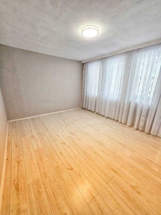 Дава се под наем Етаж от къща в Асеновград - 70 кв.м за 348.84 € - Снимка #8