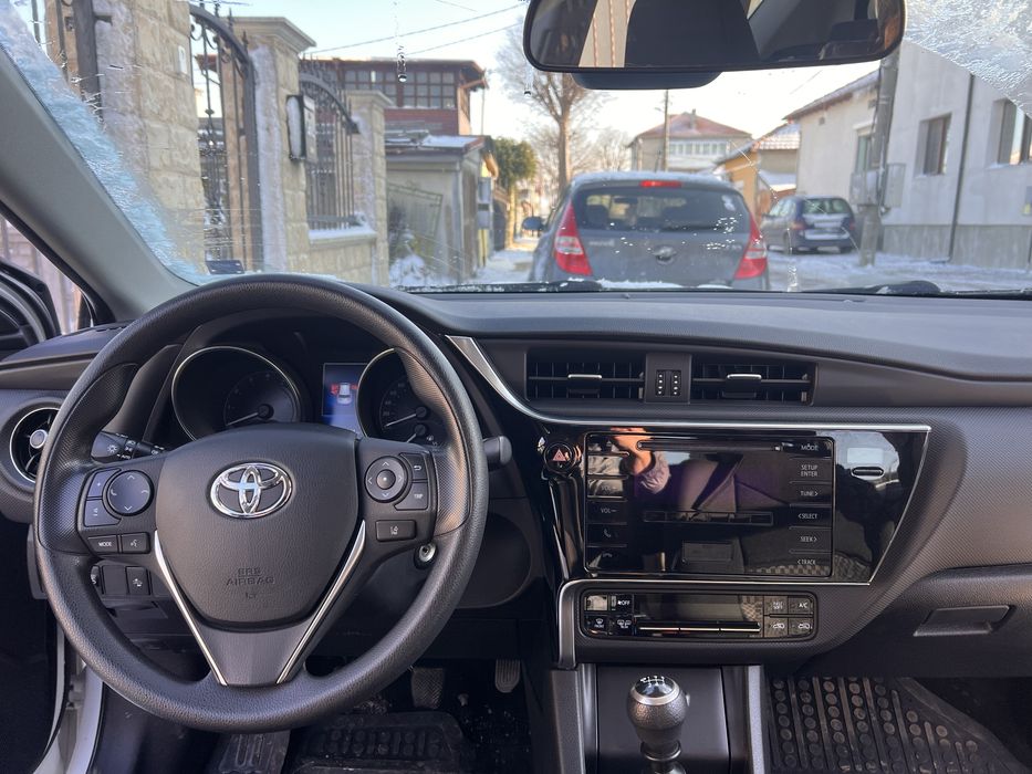 Тойота Аурис 2018 година само на 92000км