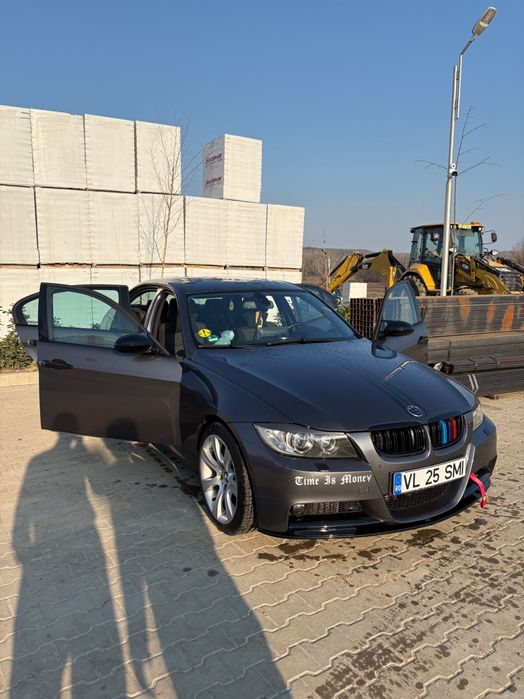 Vând BMW e 90 M pachet