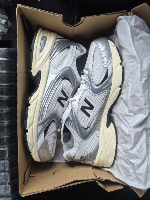 Продам New balance 530 кроссовки