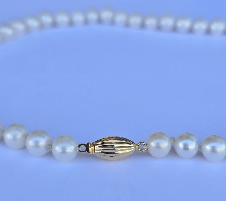 Colier de perle de cultura cu aur galben 18k