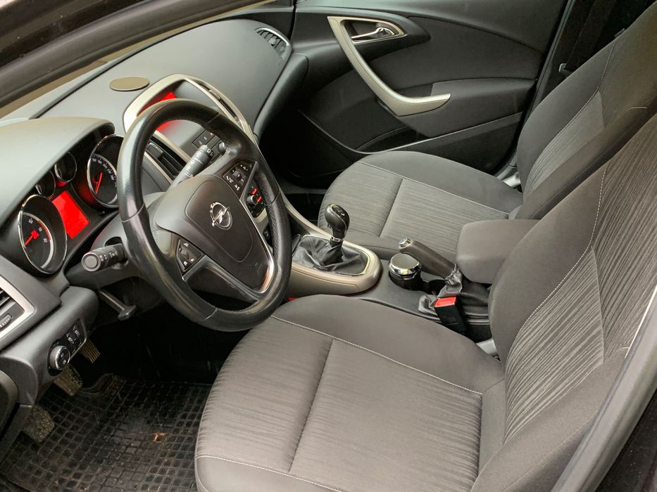 Opel Astra J 1.6 Benzină 114 CP 2012, primul proprietar