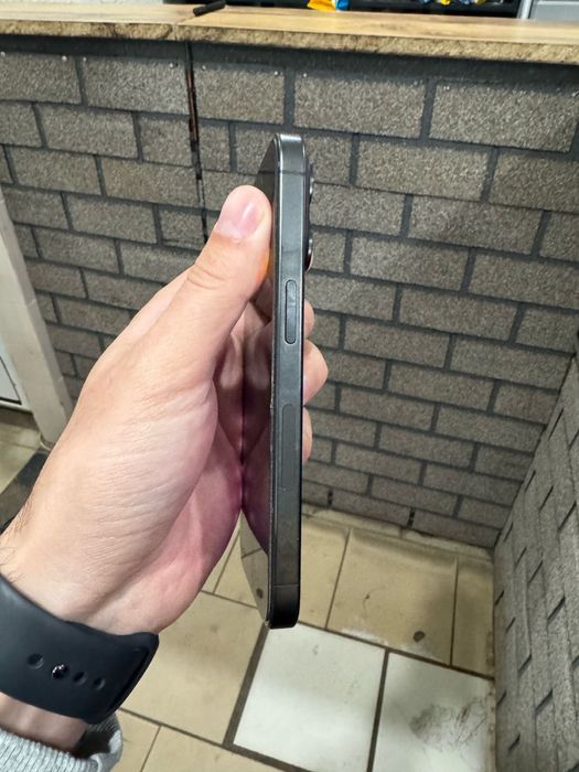 Продам iphone 15 pro 256 gb