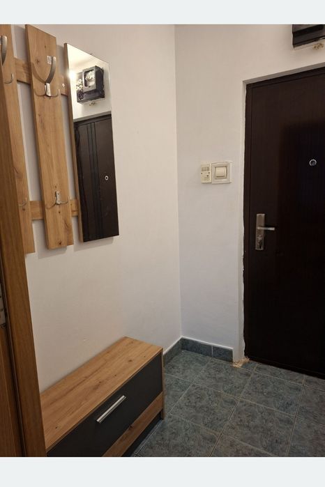 PF închiriez apartament  2 camere în zona  Podu roș