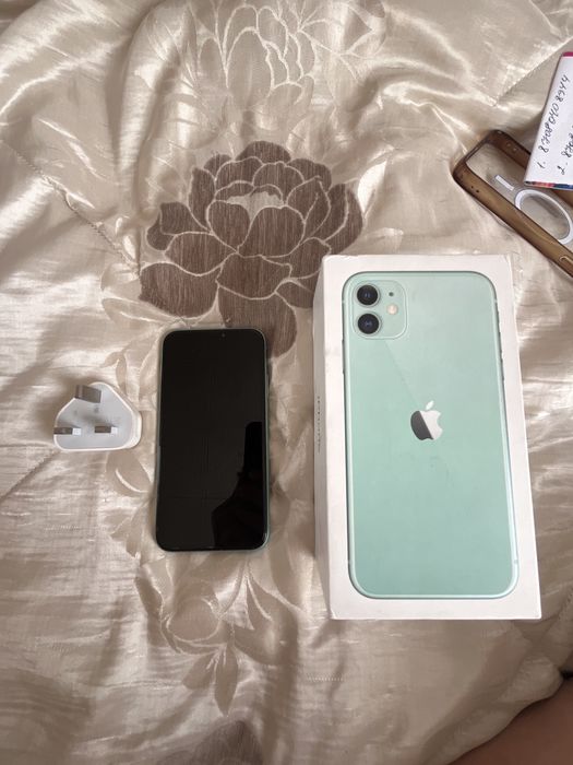 Продам IPhone 11 срочно!