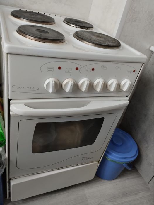 Электропечь б/у старый