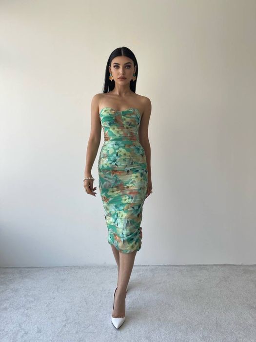 Продаются новые платья с этикеткой