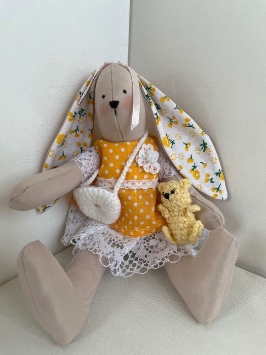 Iepuraș handmade – jucărie decorativă realizată manual