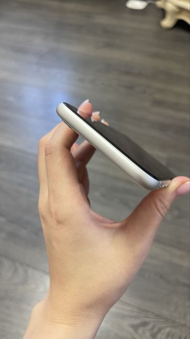 Продам Iphone 11
