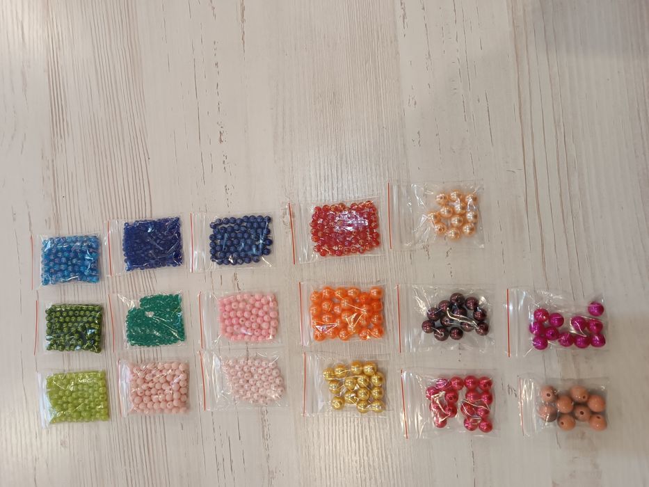 Бусины продам новые