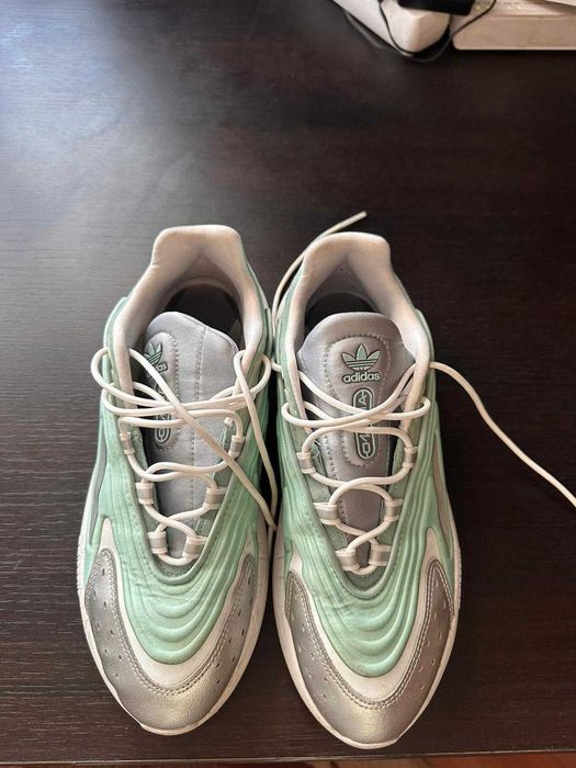 Vand adidas-originals-ozelia-trainers-in-green-tones