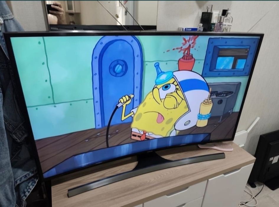 продам телевизор СМАРТ 48 диоганаль