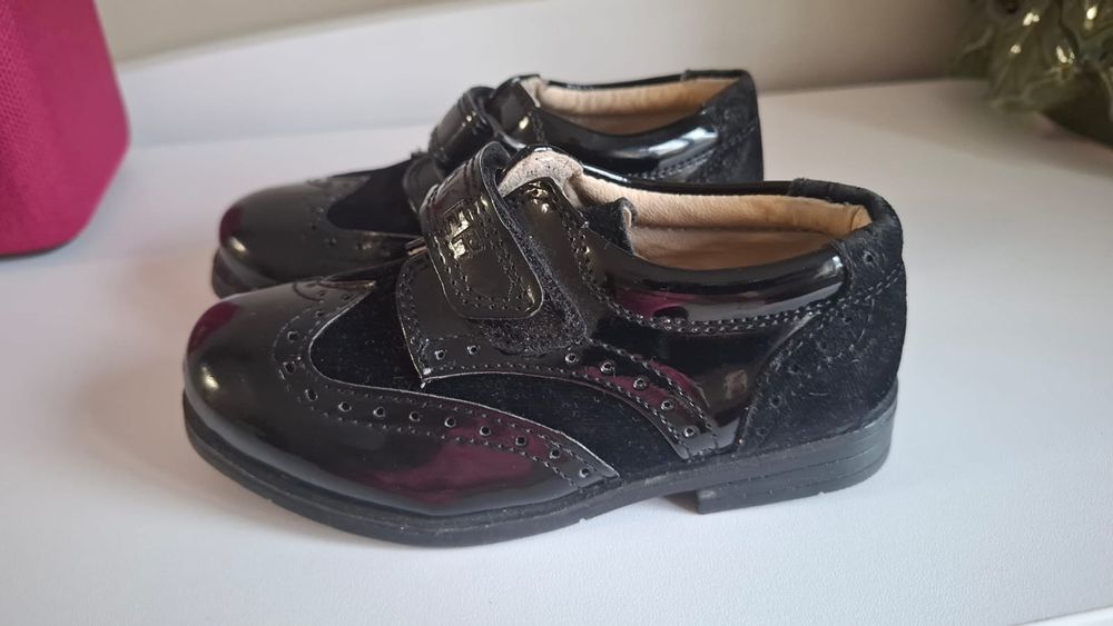 Красивые туфли на мальчика 22р