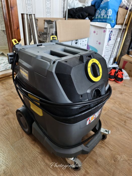 Профессиональный пылесос KARCHER