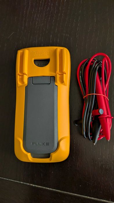 Fluke 15 B MAX multimetru
