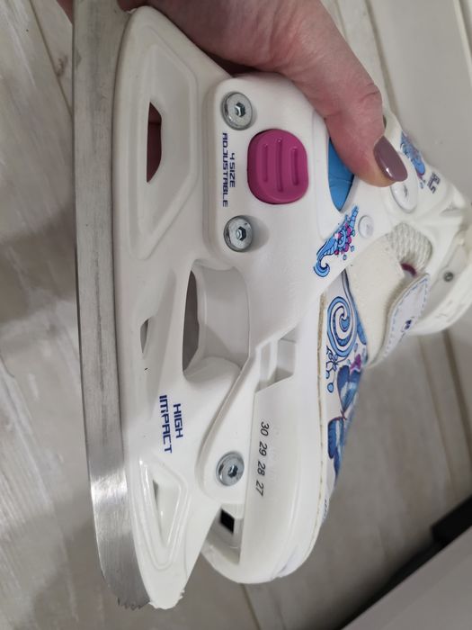 Продам Коньки детские