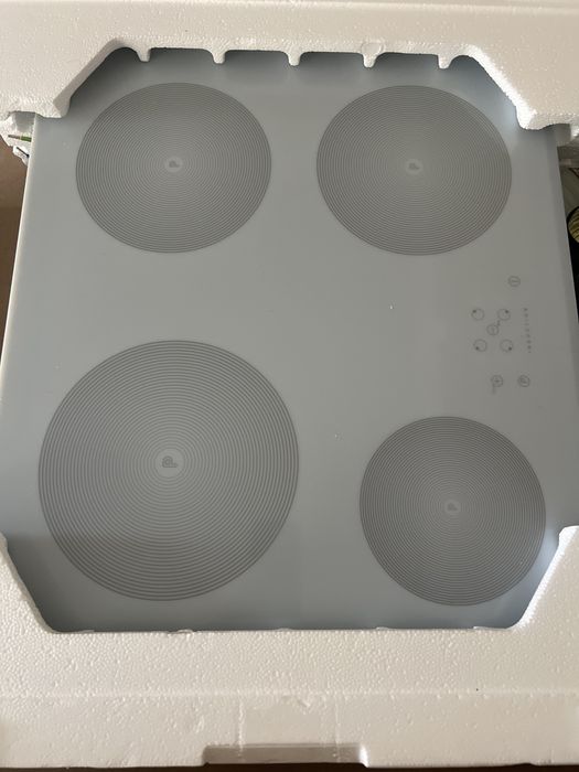 Plita cu inductie Gorenje culoare alb