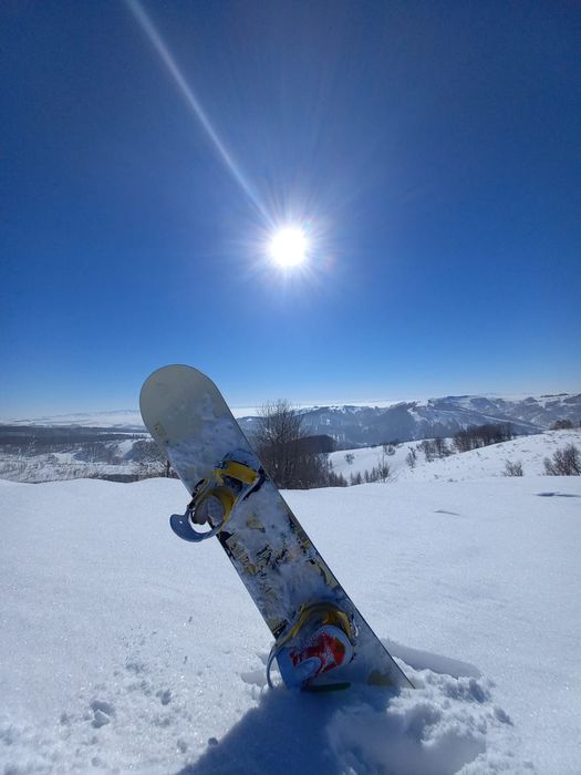 Сноуборд и ботинки Atom