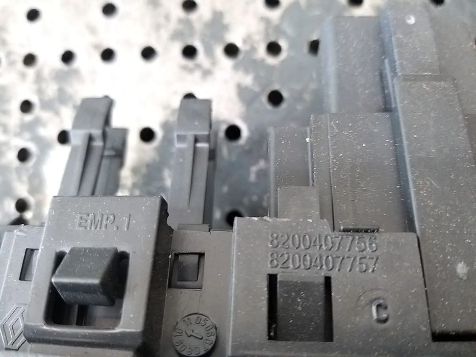 butoane reglaj faruri renault clio 3 8200407756 8200407757
