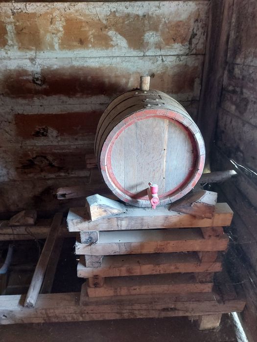 Сърпове ,буре.буркани