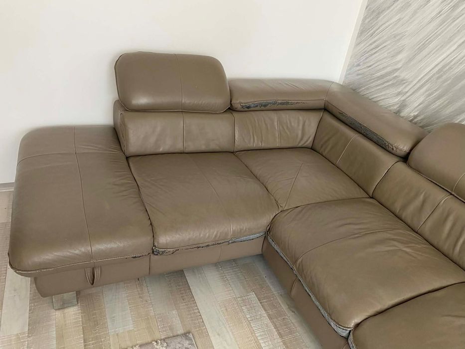 colțar extensibil piele ecologică (urme de uzură)