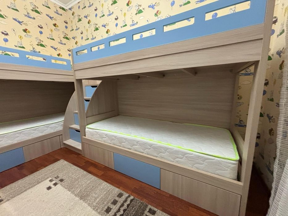 Екі қабатты жатын диван