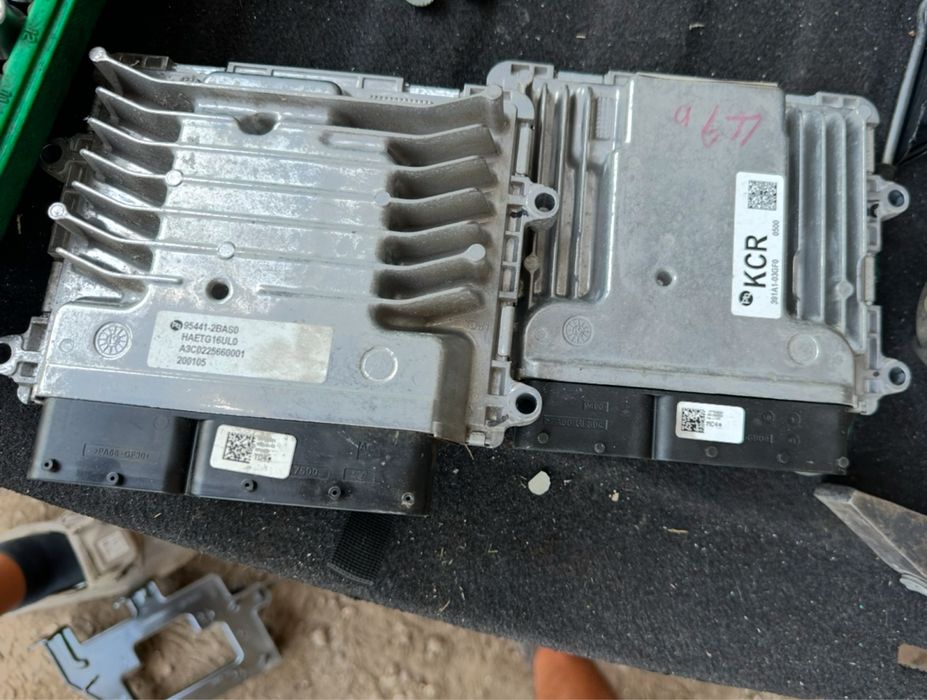 КОНТРОЛЕР компютър Ecu моторен HYUNDAI IONIQ 39110-03HV5 39101-03HV5