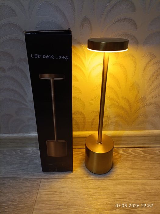 Настольная лед лампа